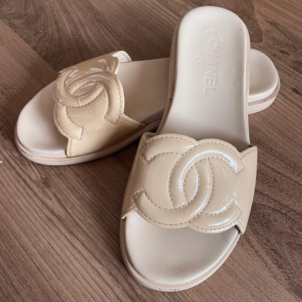 Chanel Nude Patent Leather Slides / Sandals - Sz 37.5